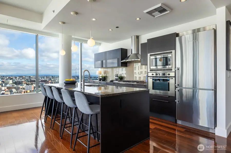 737 Olive Way #3702, Seattle, WA 98101 - #3