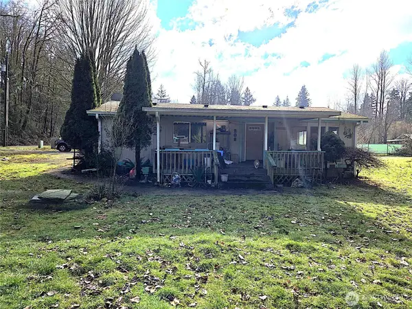 208 Burma Road, Castle Rock, WA 98611