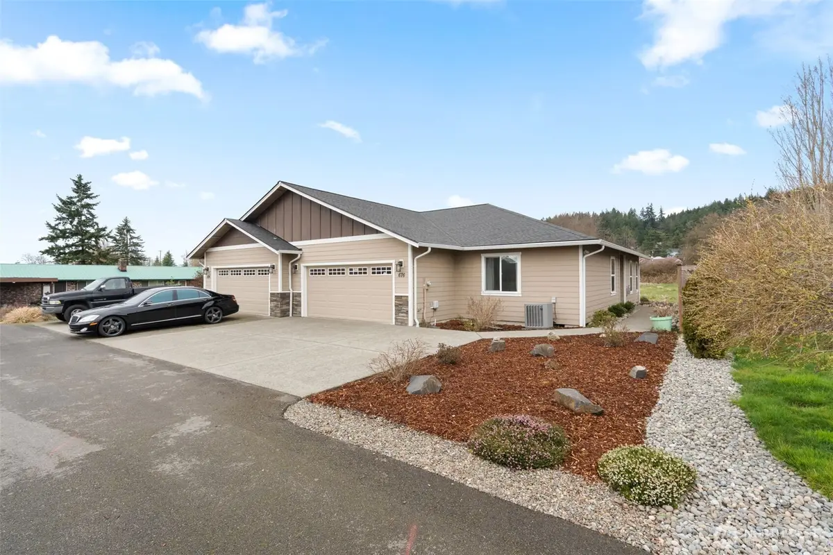 676 SW 20th Street #A, Chehalis, WA 98532 - #1