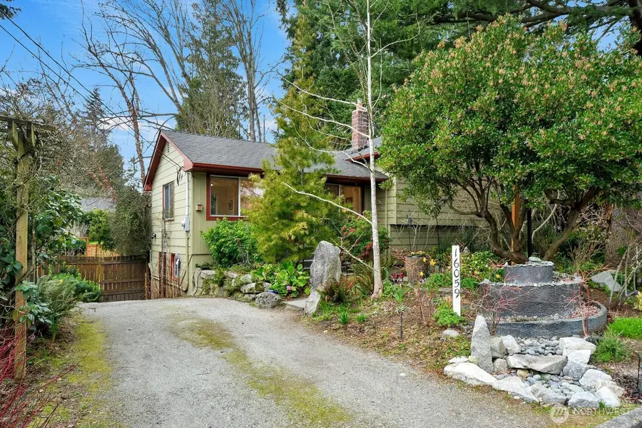 16059 Ashworth Avenue N, Shoreline, WA 98133 - #2