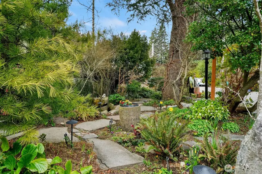 16059 Ashworth Avenue N, Shoreline, WA 98133 - #3