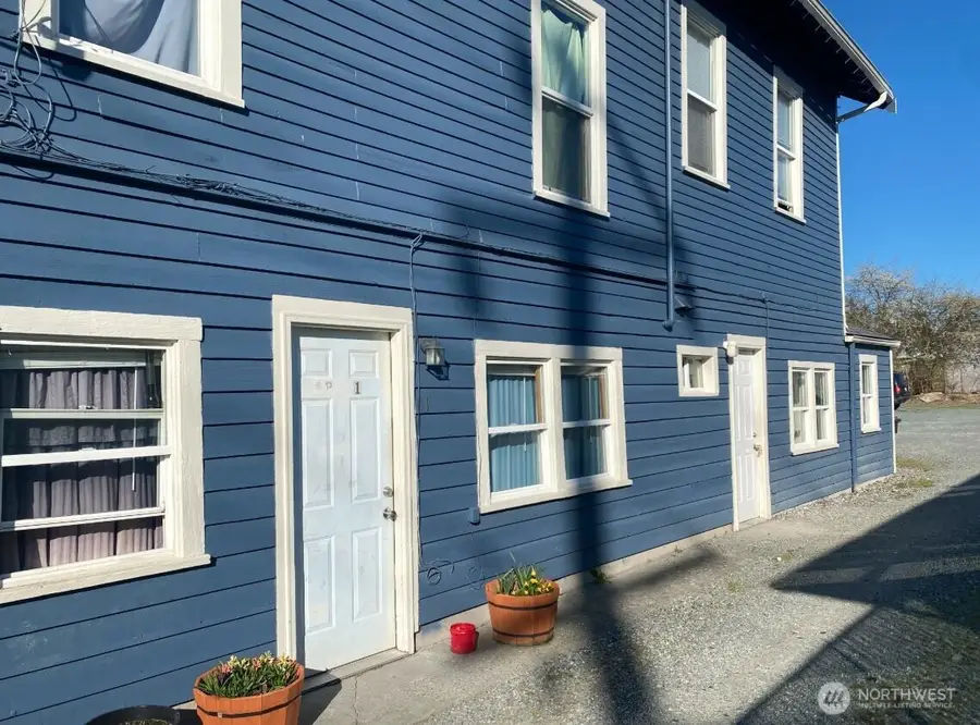 520 N 1st Street, Mount Vernon, WA 98273 - #2