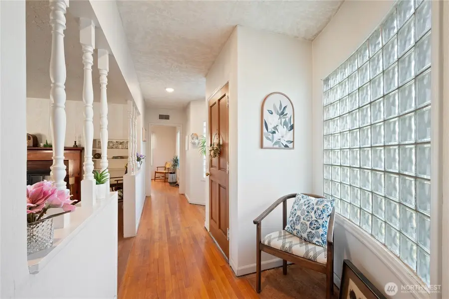 2665 Ocean Beach Highway, Longview, WA 98632 - #3