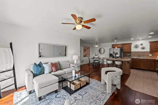 1411 Evergreen Park Drive Sw #201, Olympia, WA 98502