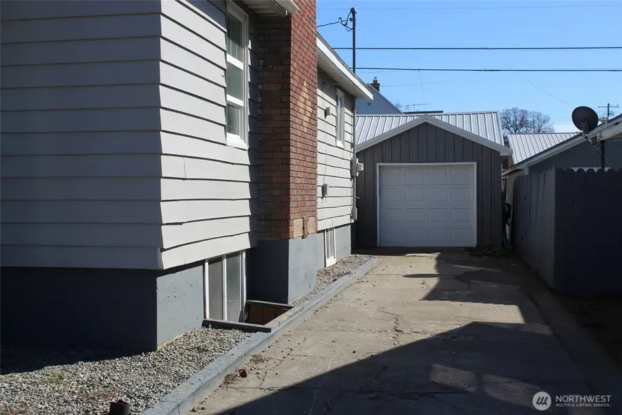 104 E 5th Avenue, Ritzville, WA 99169 - #2