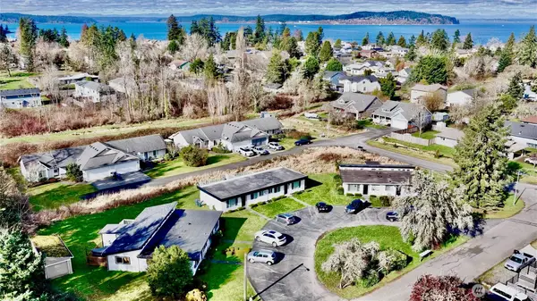 814 5th St, Steilacoom, WA 98388