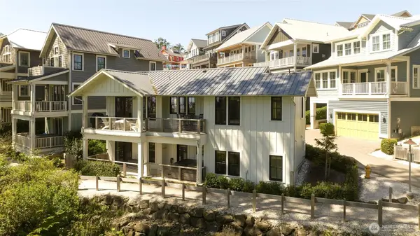 46 Seaside Lane, Pacific Beach, WA 98571