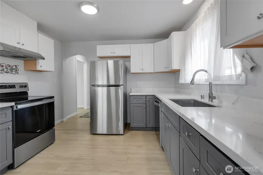 637 Elizabeth Street, Sumner, WA 98390 - #3