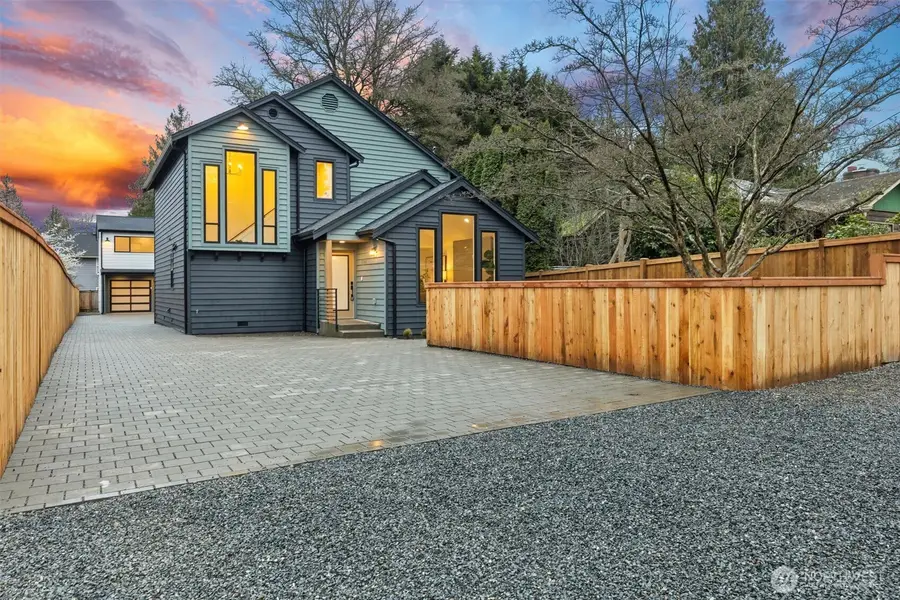 12562 17th Avenue Ne, Seattle, WA 98125 - #3