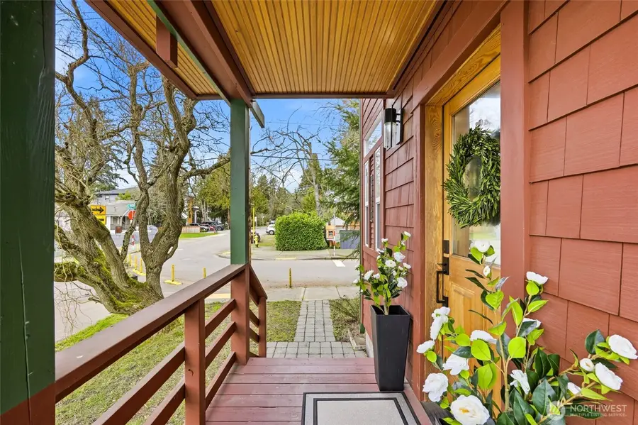 8752 Dayton Avenue N #B, Seattle, WA 98103 - #2