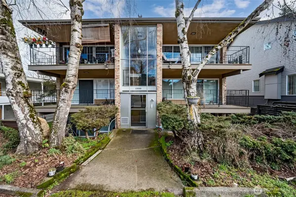 12030 32nd Avenue Ne #1-6, Seattle, WA 98125