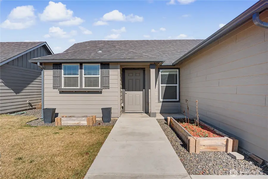 1118 W Sequoia Road, Moses Lake, WA 98837 - #2