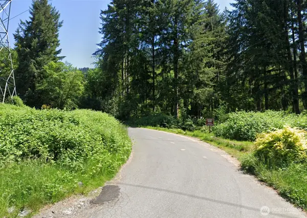 24230 SE 106th Place, Issaquah, WA 98027