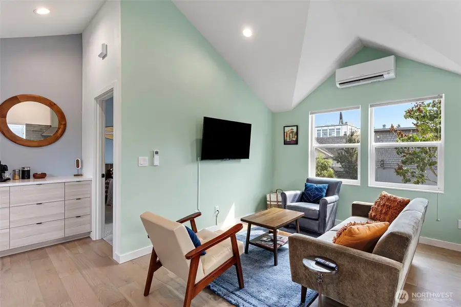 3013 61st Avenue Sw, Seattle, WA 98116 - #2