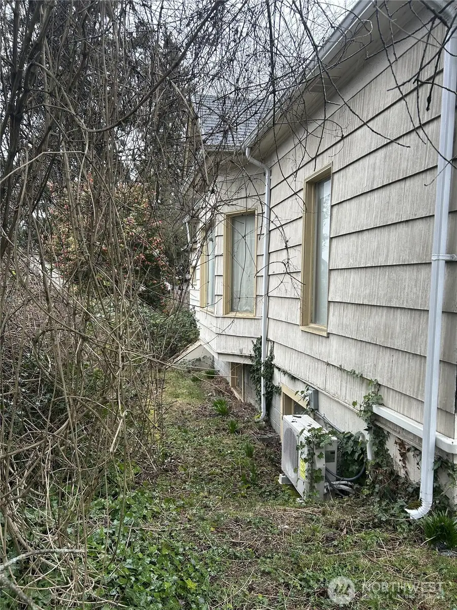 3946 S Edmunds Street, Seattle, WA 98118 - #2