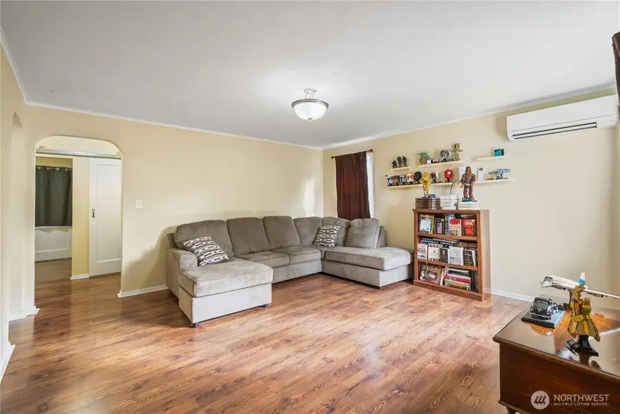 1002 N 10th Avenue, Kelso, WA 98626 - #3