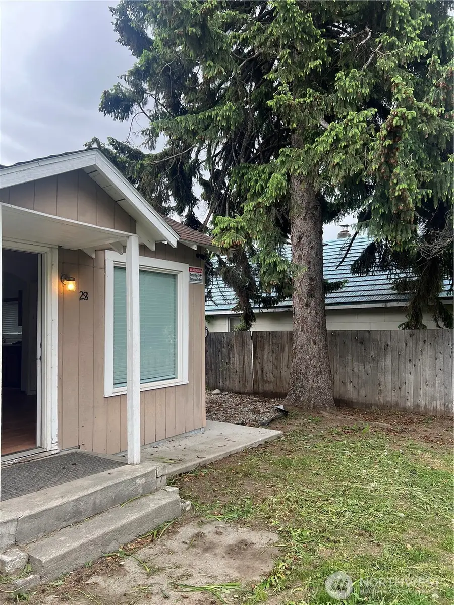 28 N Fir St, Omak, WA 98841 - #2