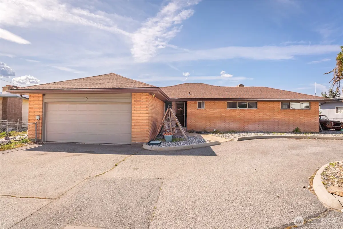 1210 N Ashland Avenue, East Wenatchee, WA 98802 - #1