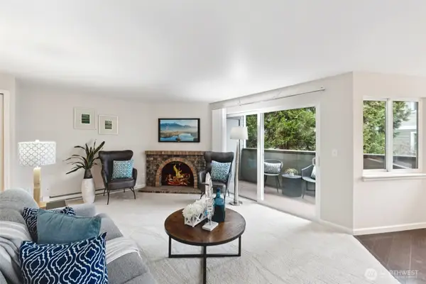 12506 NE 142nd Lane #C204, Kirkland, WA 98034