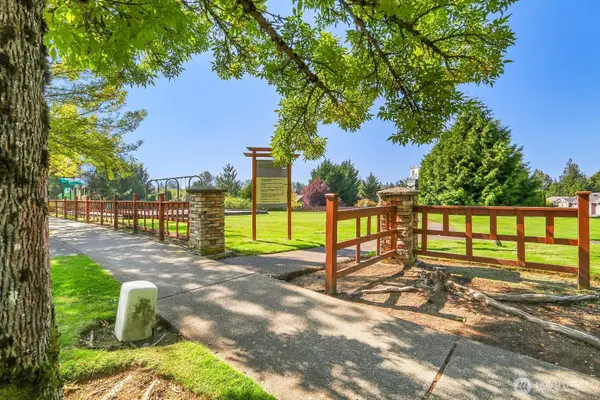 24241 SE 10th Place, Sammamish, WA 98075