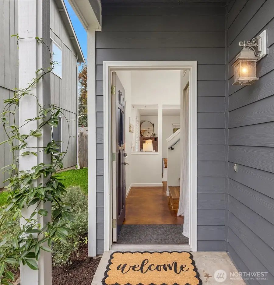 9253 Fremont Avenue N, Seattle, WA 98103 - #2