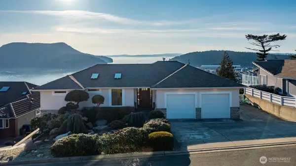 2402 Highland Drive, Anacortes, WA 98221