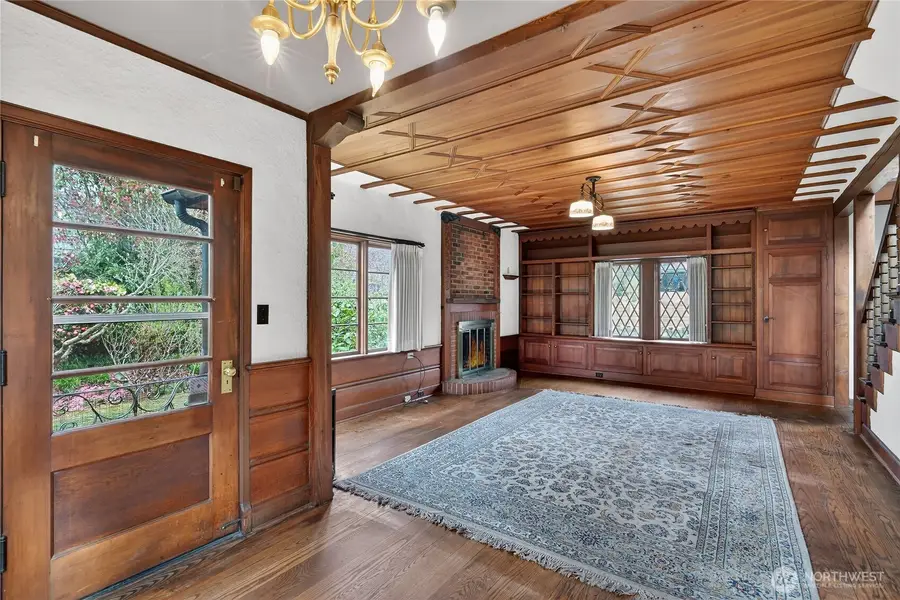 5605 49th Avenue Sw, Seattle, WA 98136 - #3