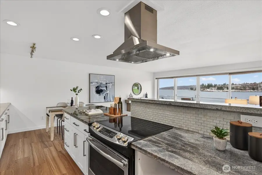 733 Lake Street S #104, Kirkland, WA 98033 - #3