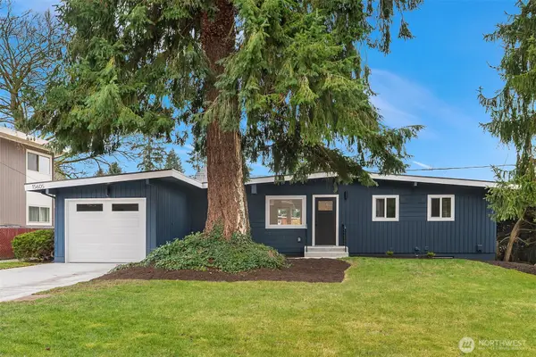 15605 SE 8th Street, Bellevue, WA 98008