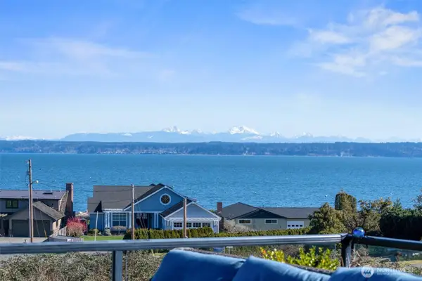 1433 Country Club Drive, Camano Island, WA 98282