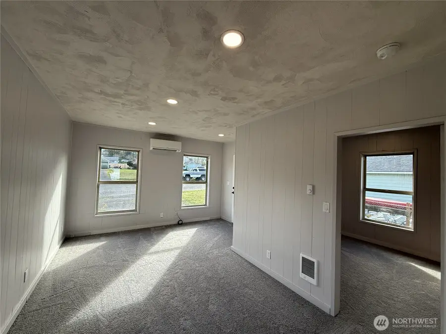 409 E Lopez Avenue, Port Angeles, WA 98362 - #3