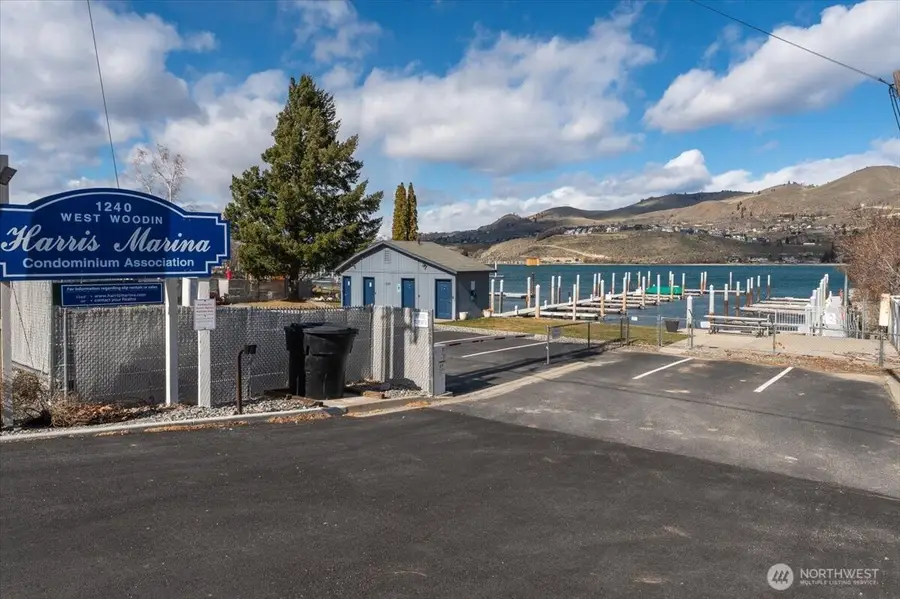 1240 W Woodin Ave #B10, Chelan, WA 98816 - #2