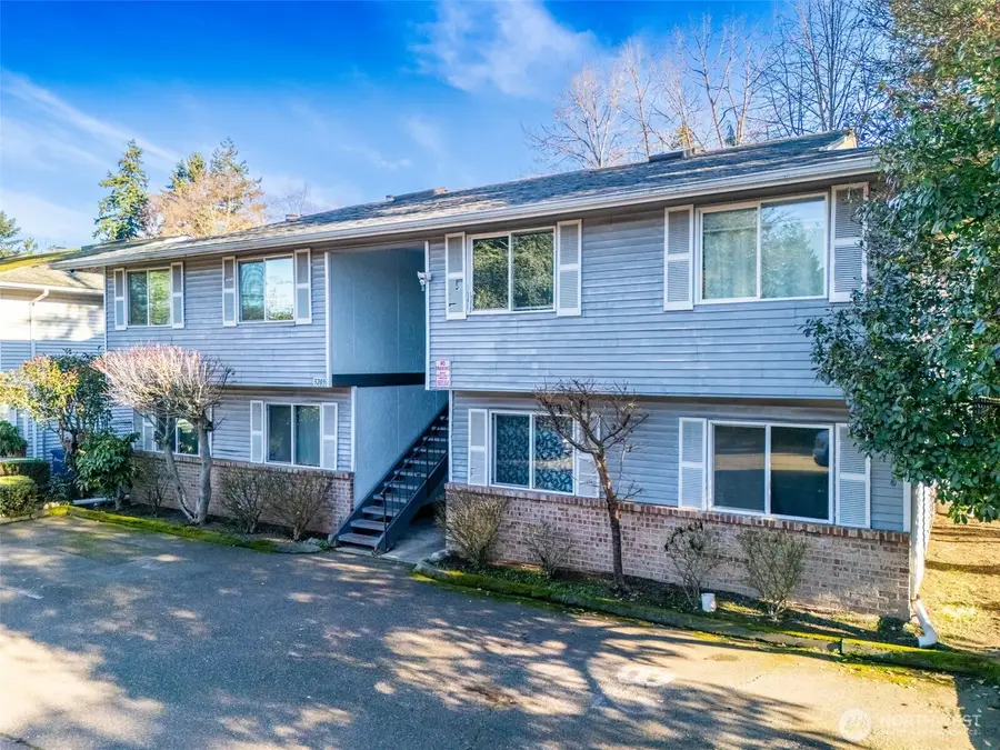 3201 S 208th Street, Seatac, WA 98198 - #3