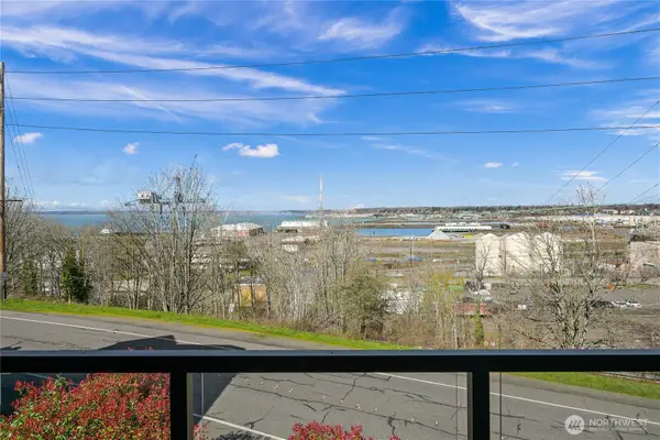 705 N State Street #301, Bellingham, WA 98225