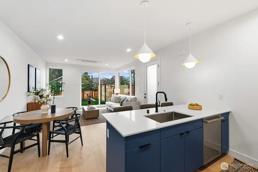 3808 42nd Avenue Sw, Seattle, WA 98116 - #2