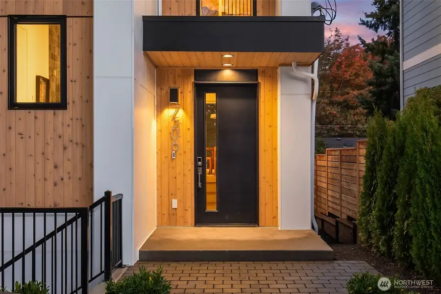 7506 18th Avenue Nw, Seattle, WA 98117 - #2