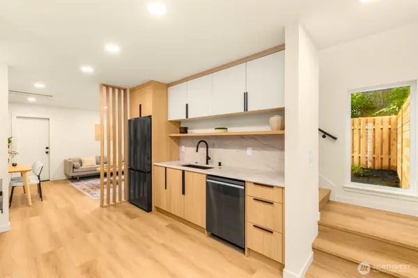 14035 Densmore Avenue N, Seattle, WA 98133