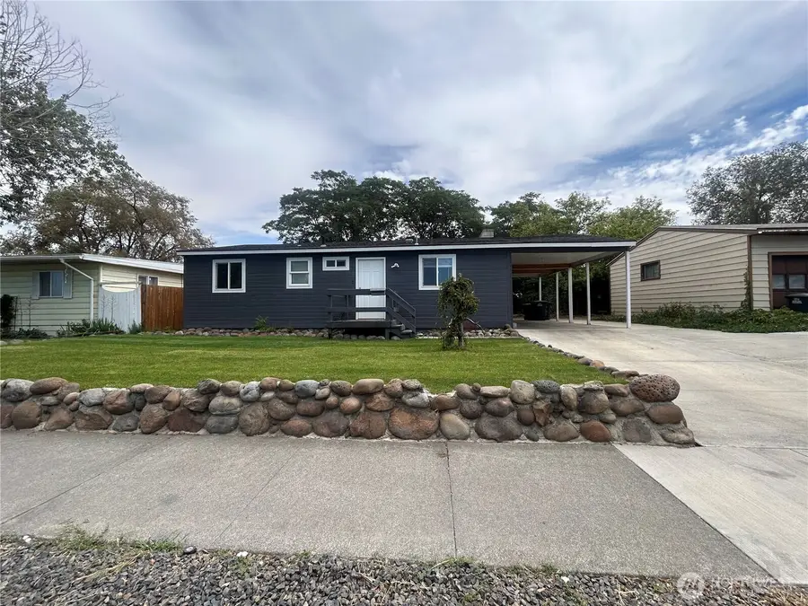 1431 W Sunset Drive, Moses Lake, WA 98837 - #3