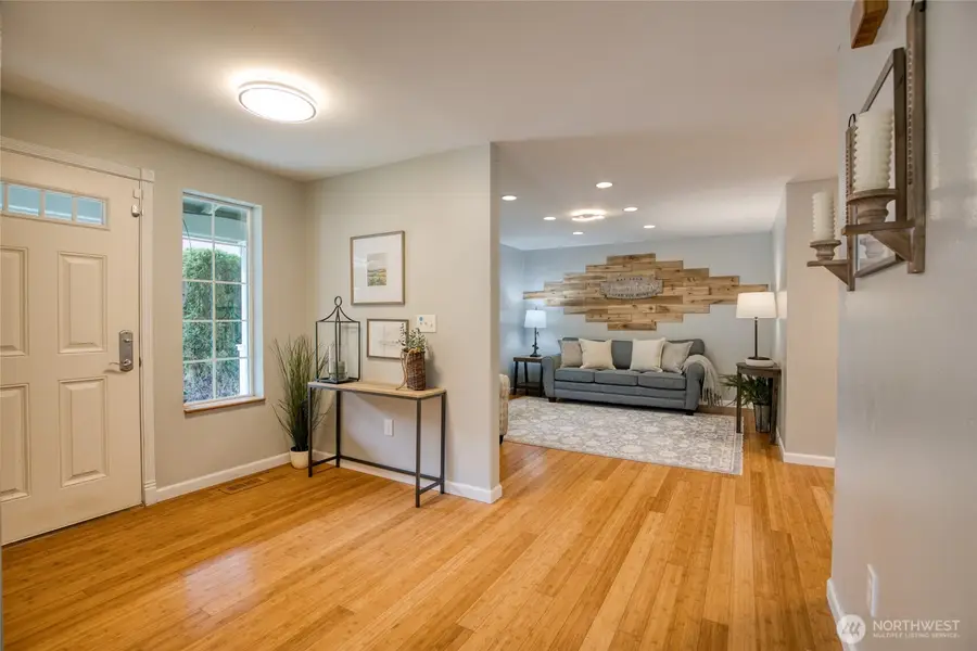 828 Ocean Avenue, Cosmopolis, WA 98595 - #2