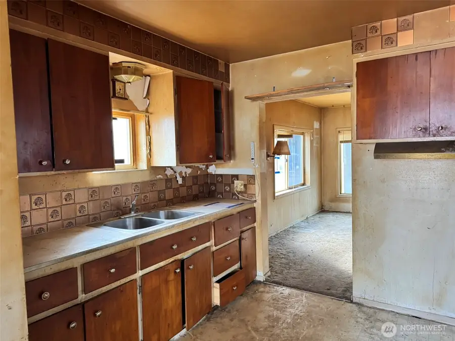 110 Elm Street N, Omak, WA 98841 - #3