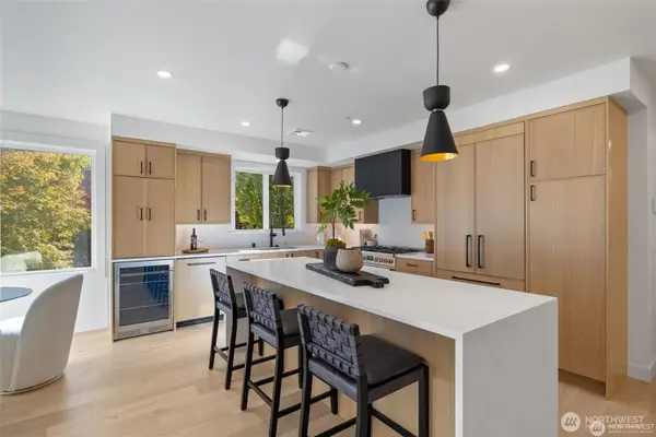 410 2nd Street #A, Kirkland, WA 98033