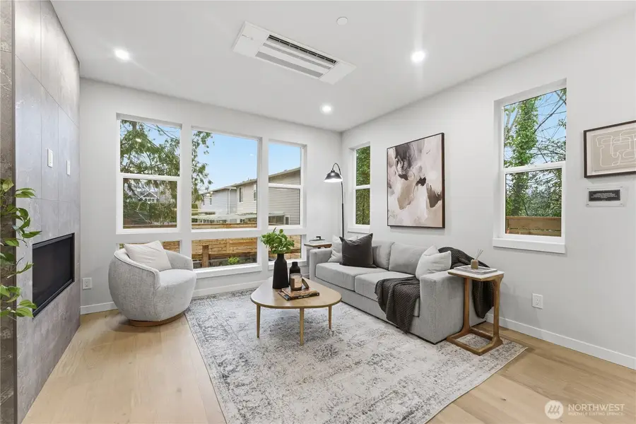 9016 124th Lane Ne, Kirkland, WA 98033 - #3