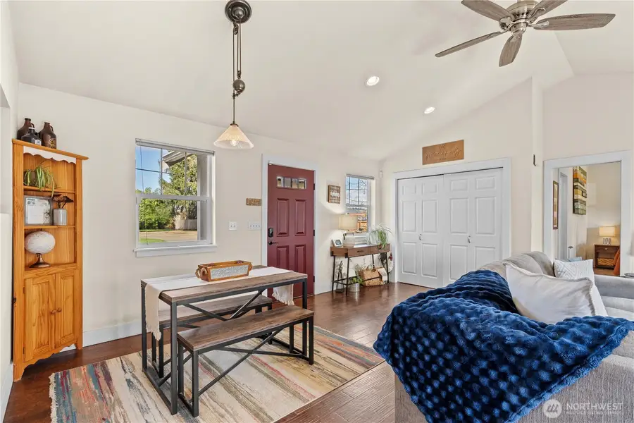 2710 16th Avenue Nw, Puyallup, WA 98371 - #2