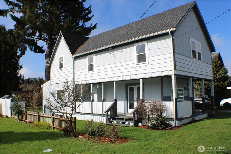 1224 4th St, Cosmopolis, WA 98537 - #2