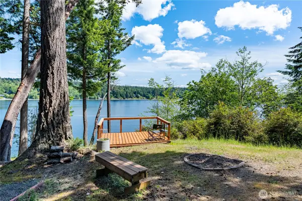 711 E Herron Boulevard Nw, Lakebay, WA 98349