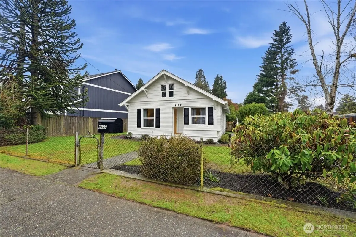 8127 11th Avenue Sw, Seattle, WA 98106 - #1
