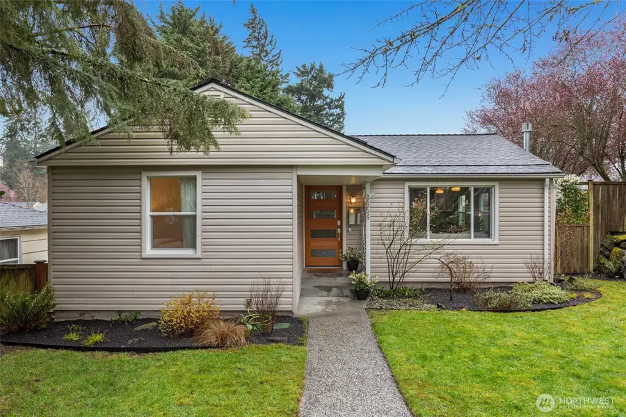 3854 48th Avenue Sw, Seattle, WA 98116 - #2