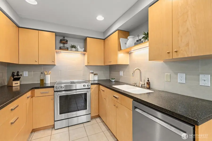 8225 212th Street Sw #304, Edmonds, WA 98026 - #3