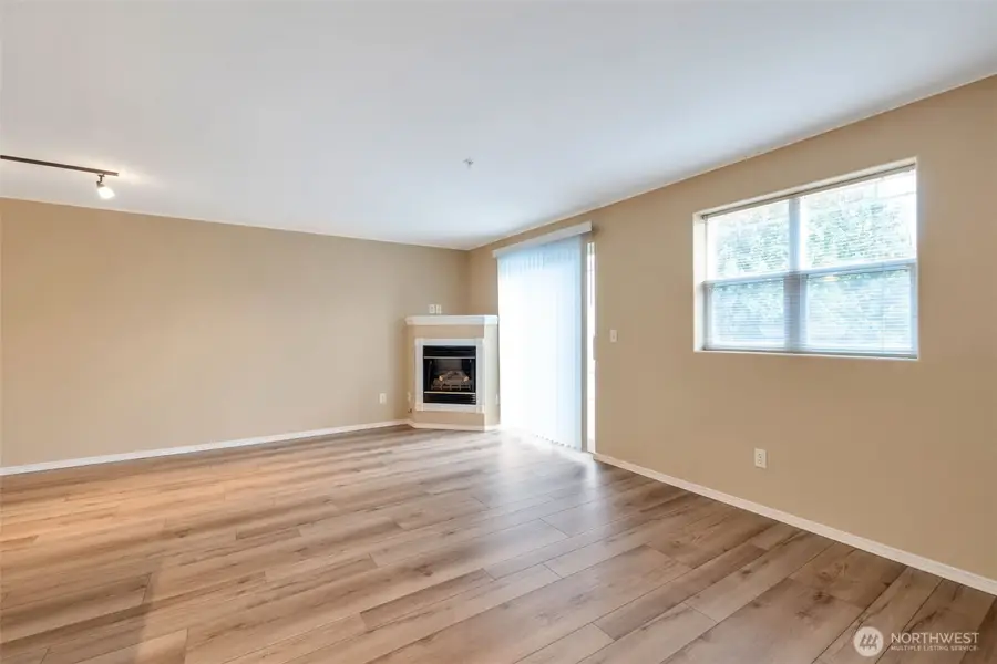 3980 129th Place Se #B102, Bellevue, WA 98006 - #3