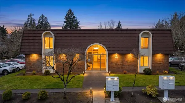 11112 NE 68th Street #327, Kirkland, WA 98033